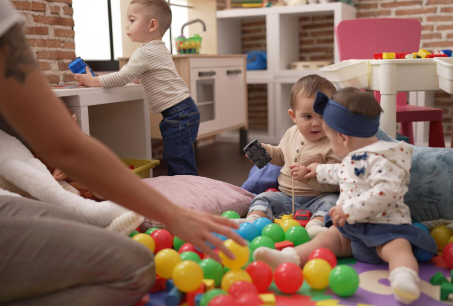 Quels types d'activités sont proposés en crèche multi-accueil ?