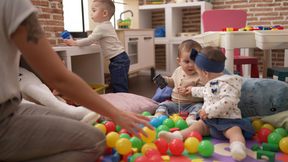 Quels types d'activités sont proposés en crèche multi-accueil ?